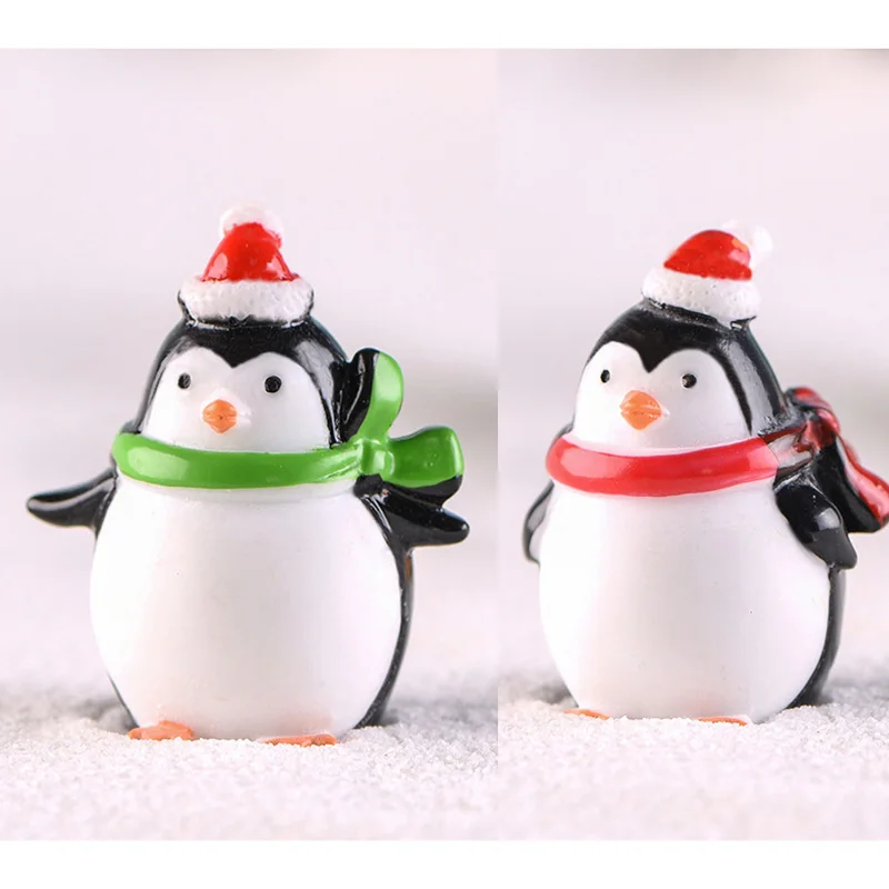 green and red BAIUFOR миниатюрные рождественские фигурки пингвинов Сказочный Сад Миниатюрные микро мох Снежный пейзаж diy Террариум аксессуары - Color: green and red