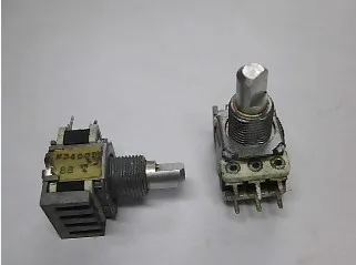 

2PCS/LOT Ceramic potentiometer type 12 dual band mid 300 euro 15MM shaft