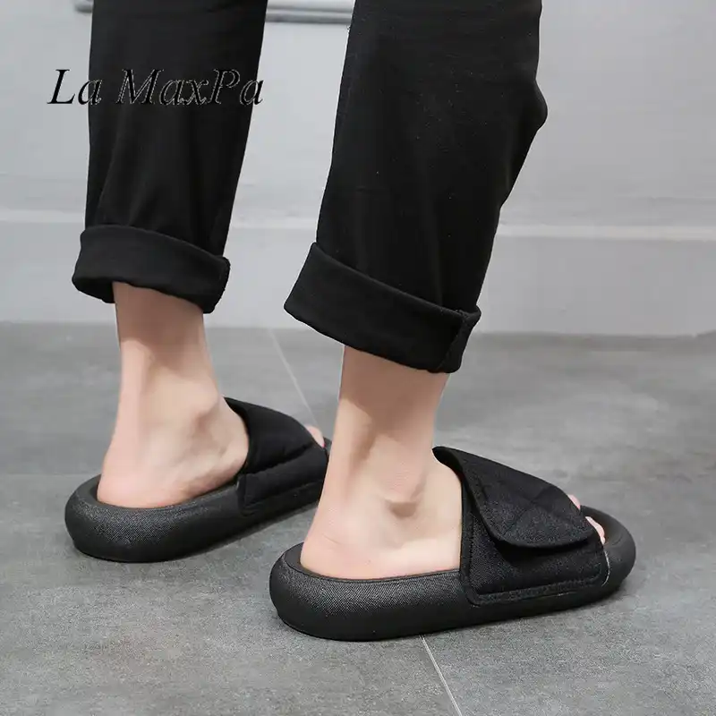 wide feet flip flops