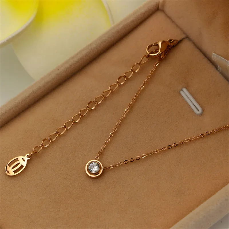 Простое милое маленькое круглое Кристальное ожерелье с подвеской из нержавеющей стали, модное ювелирное изделие для женщин, классическое короткое ожерелье с сердечками s K0038 - Окраска металла: Покрытие из розового золота