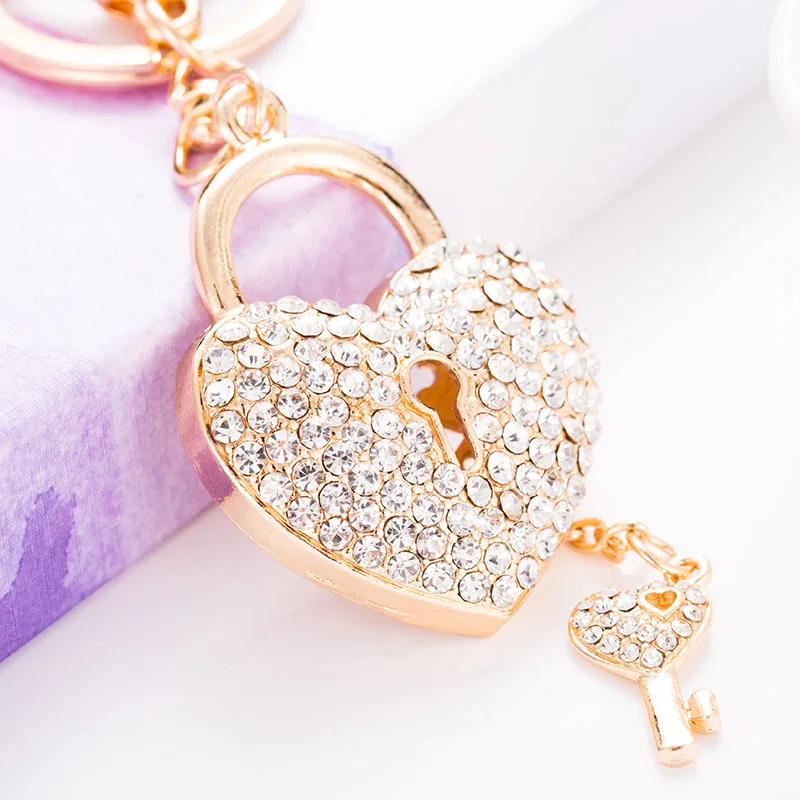

Free Shipping Wholesale Zinc Alloy Heart Keychain Love Lock Key chain Male/Lovers Pendant Key Ring CH724