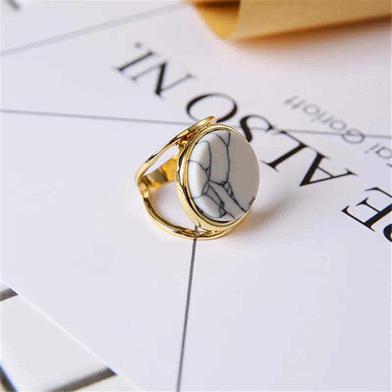 

Elegant lady ring exaggerated personality trend Ms white stone ring ring