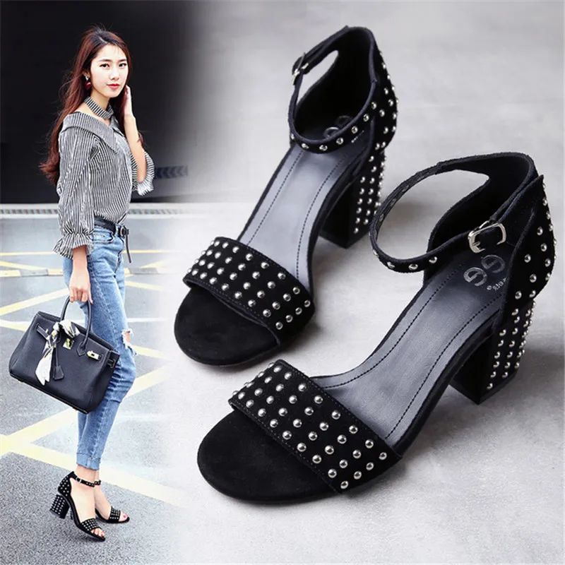 

2019 spring and summer new leather Roman buckle with coarse heel sandals female open-toe rivets black high heels Zapatos Mujer