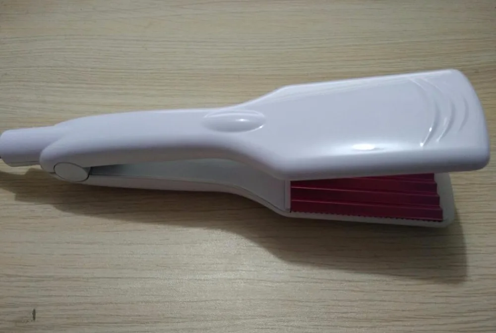 

220V 40W spray-painted White color crimper Iron corn silk style Small wave curling hair maker