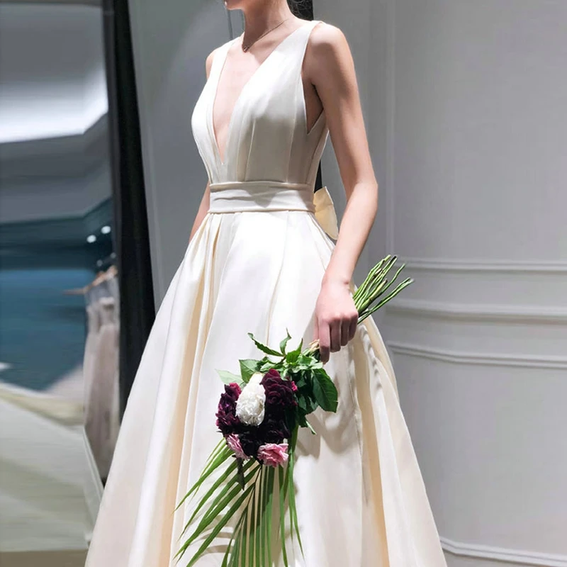 Fashion-Ivory-Wedding-Dress-2018-Sexy-White-Wedding-Gowns-Women-V-Neck-Satin-Backless-Pleat-Ball (2)