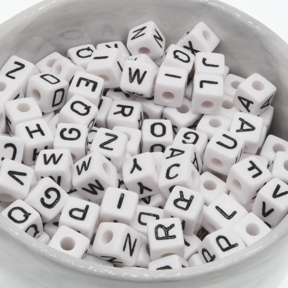 

100Pcs 10mm Letter Beads Random Mixed Cubic Acrylic Beads White Alphabet Beads 10mm faceted beads For DIY Necklace