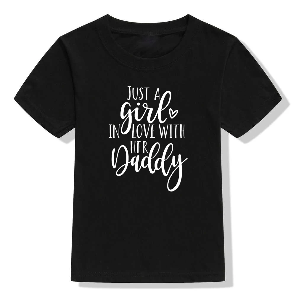 Топы с принтом «Just A Girl In Love Her Daddy» для маленьких мальчиков и девочек футболки с графическим принтом летняя модная трендовая блузка, одежда