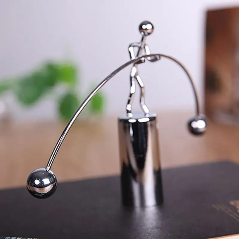 

Balance Perpetual Motion Weightlifting Iron Man Toy Pendulum Newton Home Office Table Decoration Home Decor
