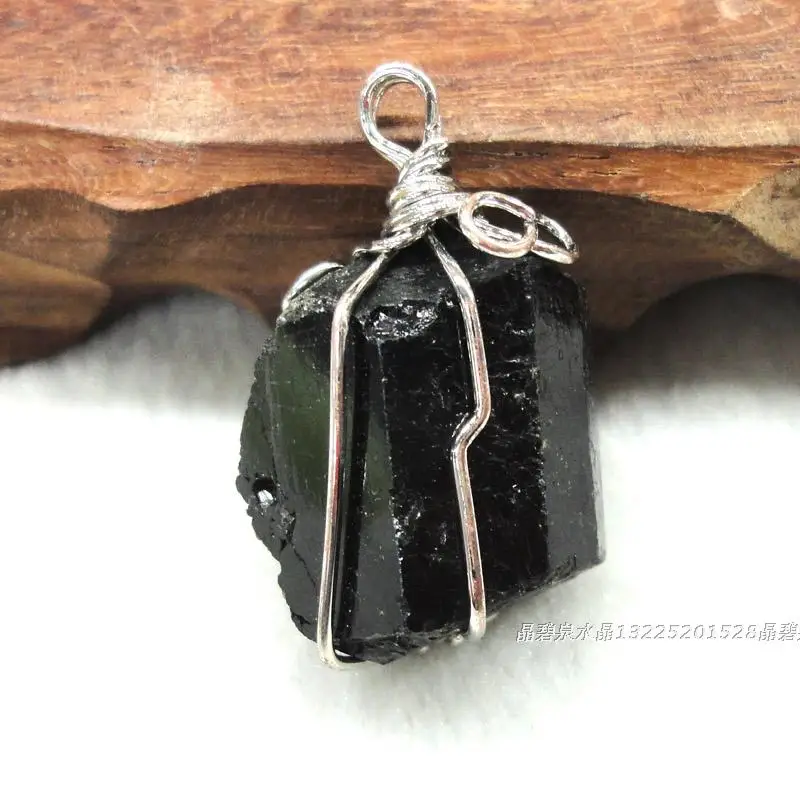 

Counter genuine natural black tourmaline crystal pendant ore natural black tourmaline stone necklace of positive energy