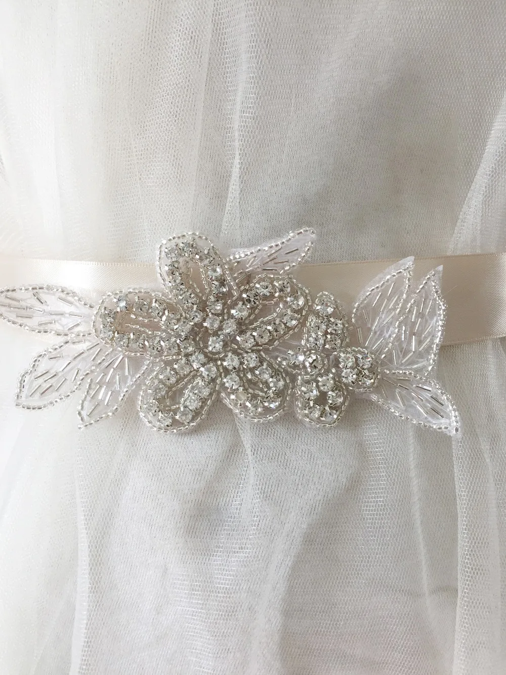 

5 pieces /lot Small rhinestone beaded iron on lace applique for bridal wedding sash belt , garters applique