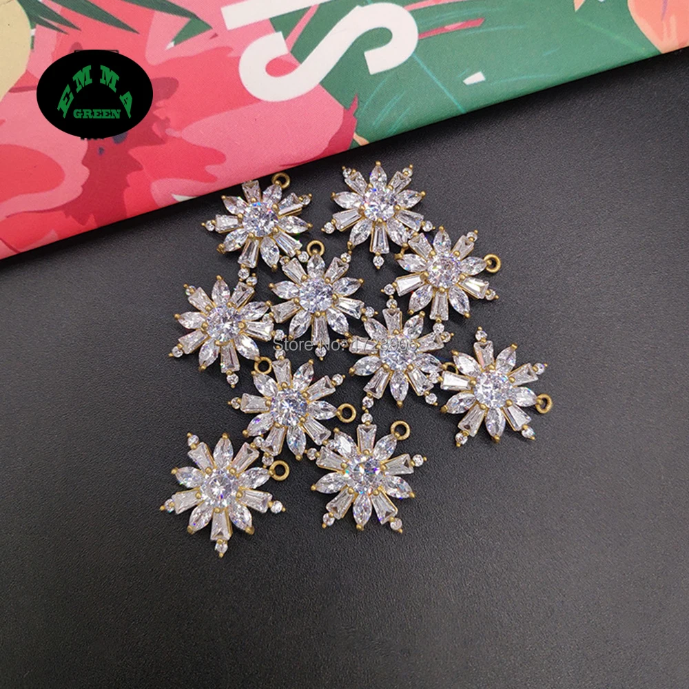 

Daisy Zircon Charms Daisies Crystal Gold Color Brass Earrings Charm Pendants DIY Jewelry Making Findings 17.5*16.8 mm 10 pcs