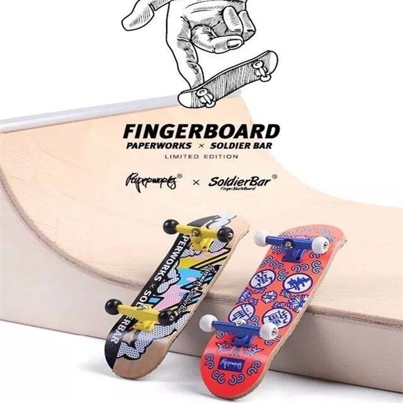 

Peoples Republic Maple Complete Wooden Fingerboard with Basic Bearing Wheels - Starter Edition