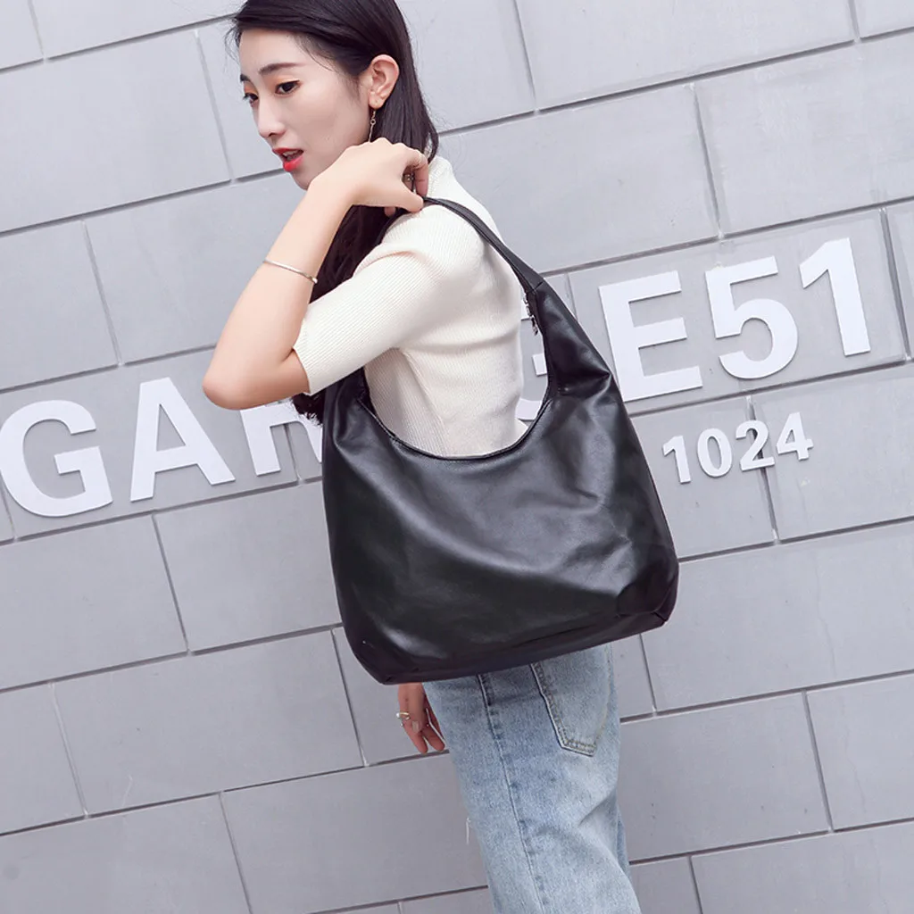 

2019 Fashion Fashion Lady Retro Trend Black Large Capacity Handbag Wild Shoulder Bag Shoulder Messeger bag