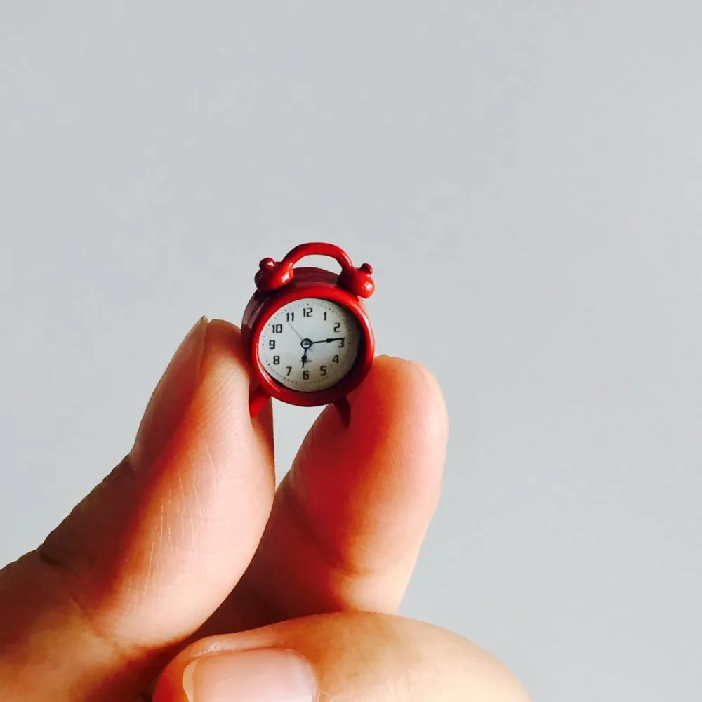 

1:6 / 1:12 Dollhouse Vintage Miniature Model Alarm Clock Mini Home Decoration Toys Furnitures Doll House Living Room Accessories