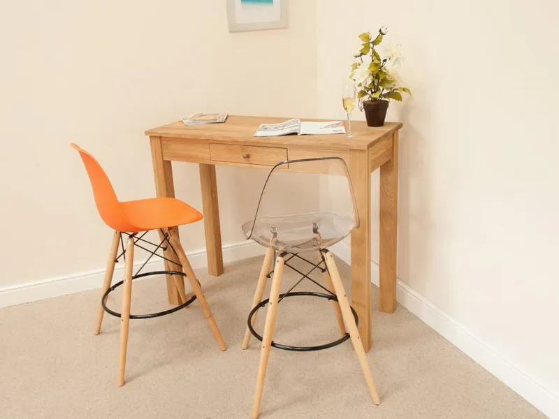 eamesc463-solid-oak-120cm-x-50cm-minsk-tall-table-and-2-eames-dsw-white-kitchen-stools-7_