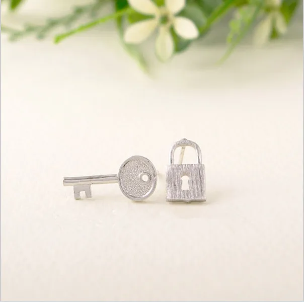 Модный креативный ключ и замок в комбинации с серьгами гвоздиками|lock and key