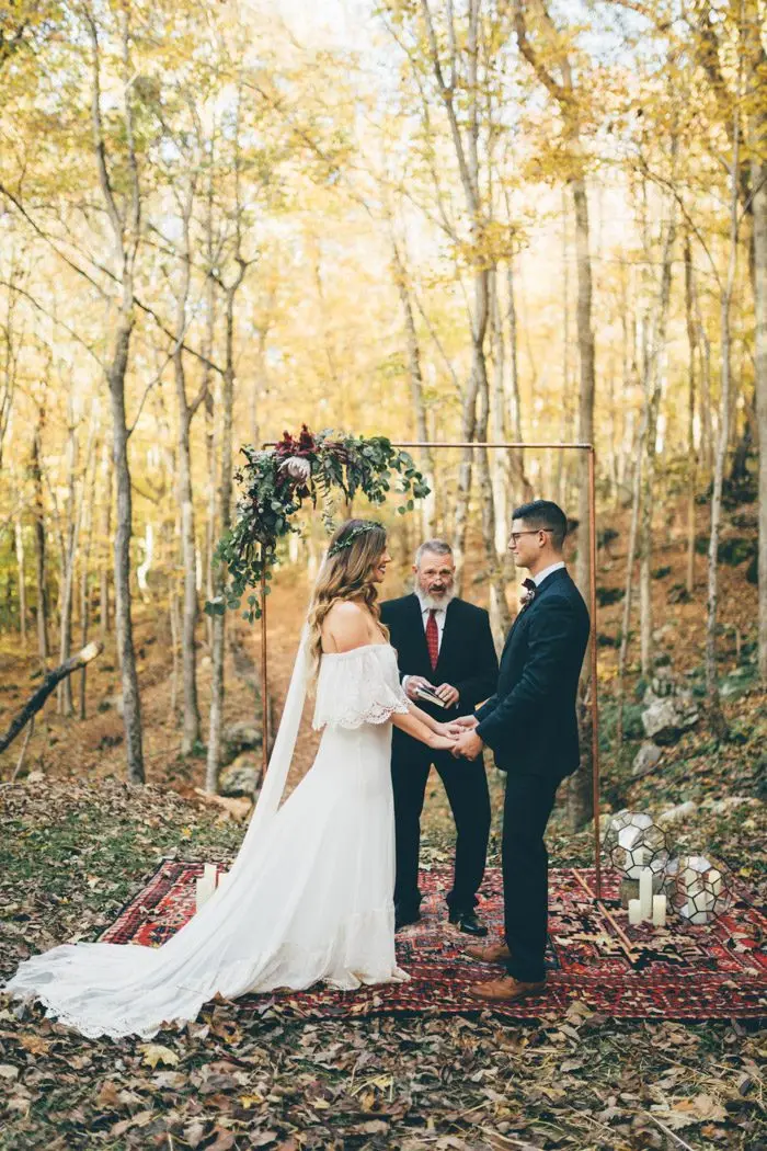 this-oakleaf-cottage-wedding-perfectly-nails-free-spirited-sophistication-amber-phinisee-51-700x1050
