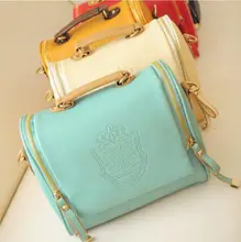Free shipping fashion handbags 2017 new big European and American British double pull crown tide package Messenger Bag
