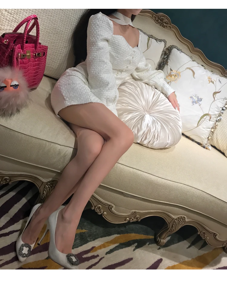 01 -  -  - _ -  - 