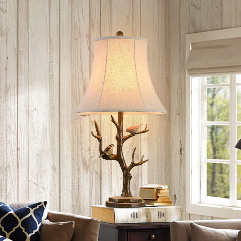

European-style living room table lamp desk classical furnishings with Bird resin luxurious sofa table lamp home support