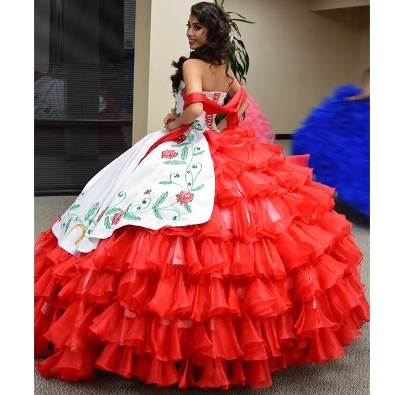 Wowbridal роскошный белый красный Вышивка Quinceanera платье бальное платье оборками из органзы Слои сладкий 16 платье Vestido De 15 - Цвет: Красный