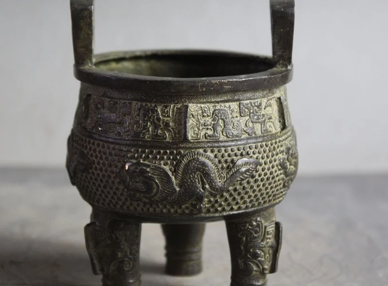 

Marked Old Chinese Fengshui pure bronze Dragon Statue Incense burner Censer