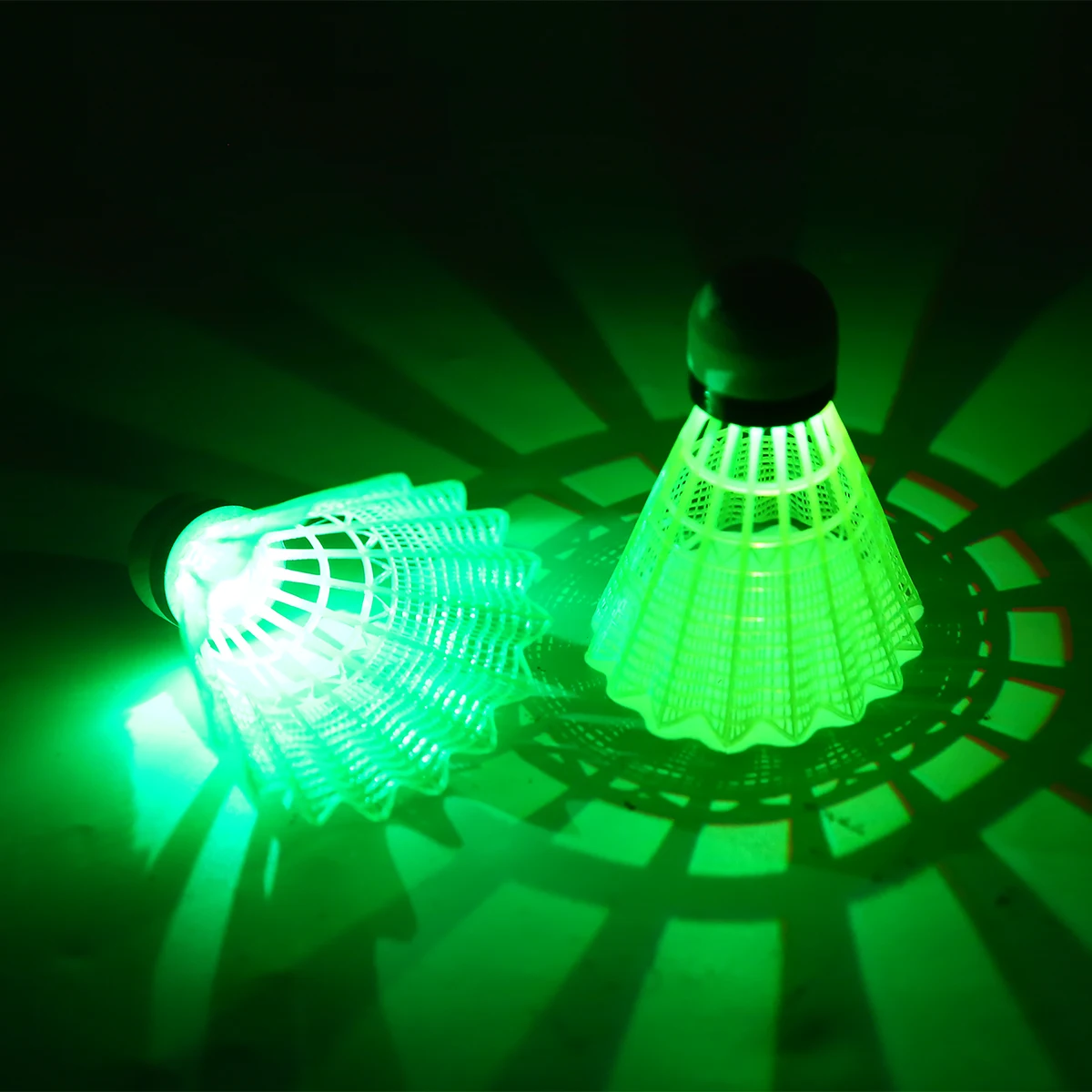 8Pcs LED Badminton Shuttlecock Nylon Night Lighting Birdies Shuttlecocks Dark Night Light Colorful Badminton Shuttlecock