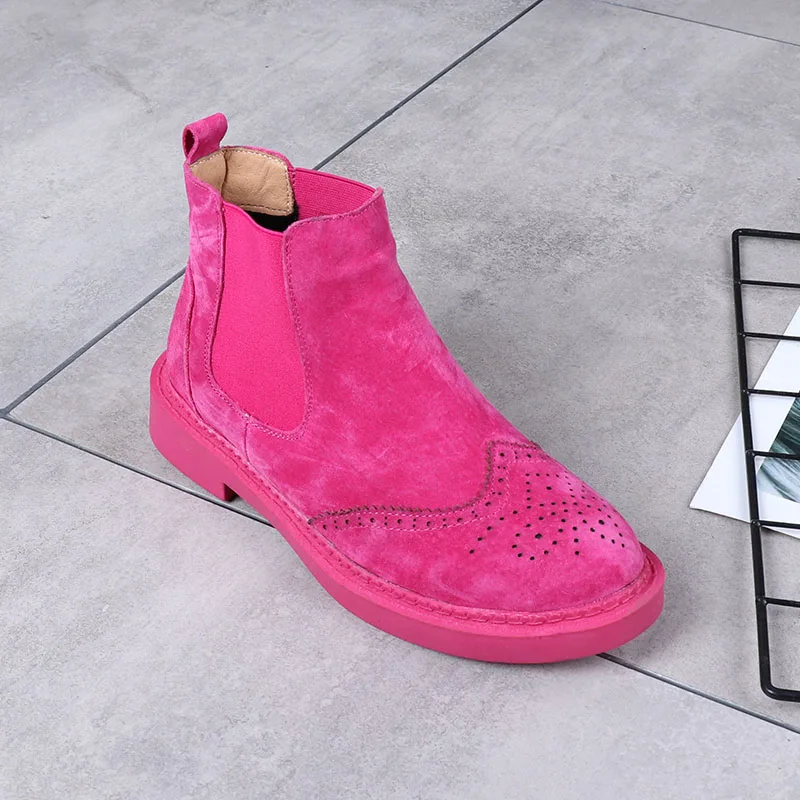Весенние женские ботинки из натуральной кожи с резным узором; Ботинки martin; женская обувь; ботинки «Челси» в консервативном стиле на плоской подошве; яркие цвета; 12 цветов
