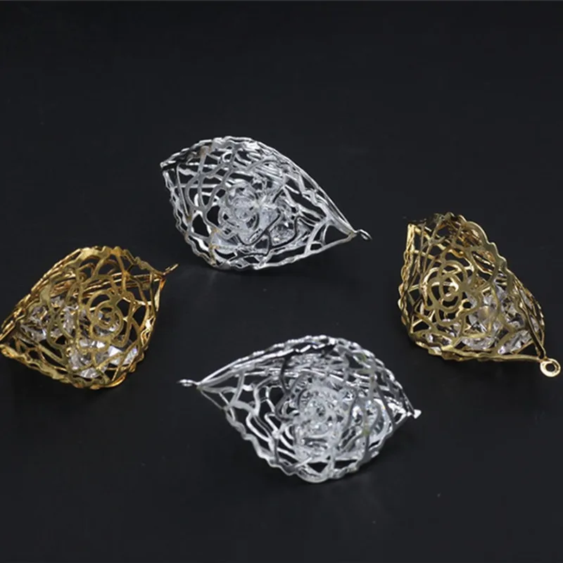47mm 28mm Fashion Metal Gold Silver Rose Flowers Hollow three dimensional crystal pendant Charm DIY Jewelry