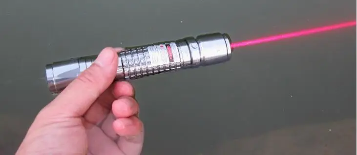 Бесплатная доставка профессиональная мощная 650nm 20000m фокусируемая светящаяся