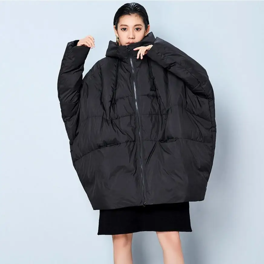 Пуховик пуховик zara чёрные овер сайз. Куртка с рукавом летучая мышь. Куртка пуховая комбинированная одри. Пуховик одри клешеный. Куртка зимняя оверсайз 2022.