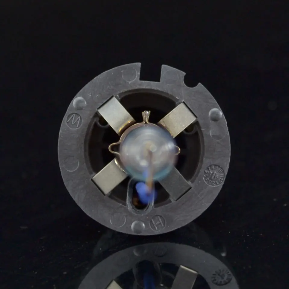 D2R-Xenon-Bulb-8
