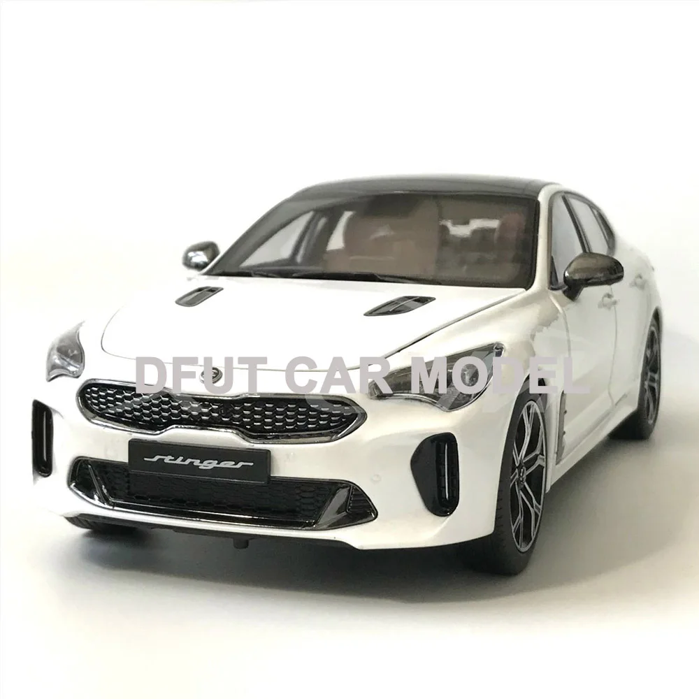 

Scale 1:18 Alloy Pull Back Toy Vehicles stinger Car Model Of Children's Toy Cars Original Authorized Authentic Kids Toys