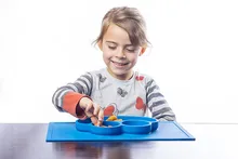 1 Stücke Neue Baby platzierung set Silikon Fun Tischset & PlateSilicone Baby Platte Lächelndes Matte Küche platzierung set