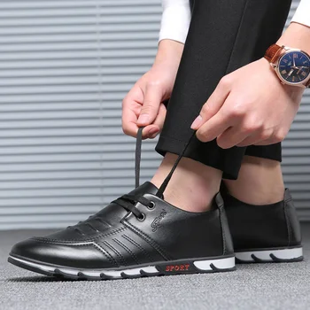 

2019 Plus Size 39-44 Casual Men Sneakers Brand Retro Shoes Breathable Mesh Male Shoes Slip On Walking Men Vulcanized Shoes