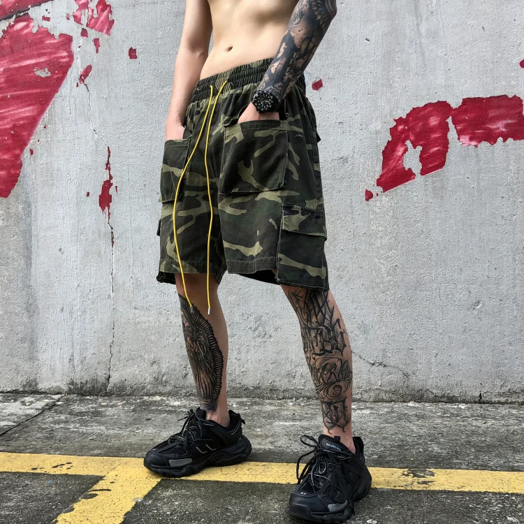 Mens Camouflage Hip Hop Shorts Stitching Pockets Cargo Shorts Casual Elastic Waist Drawstring Sportswear Streetwear Short Pants