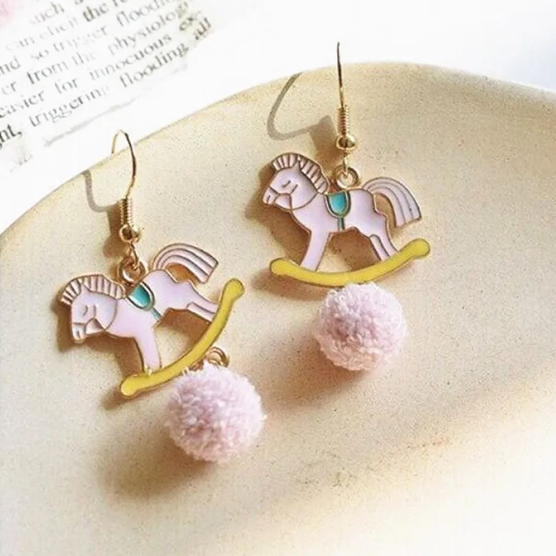 Timlee E092 New Popular Trojan Horse Earring Hair Ball Lovely Metal Dangle Earrings Temperamental Accessories Wholesale | Украшения и