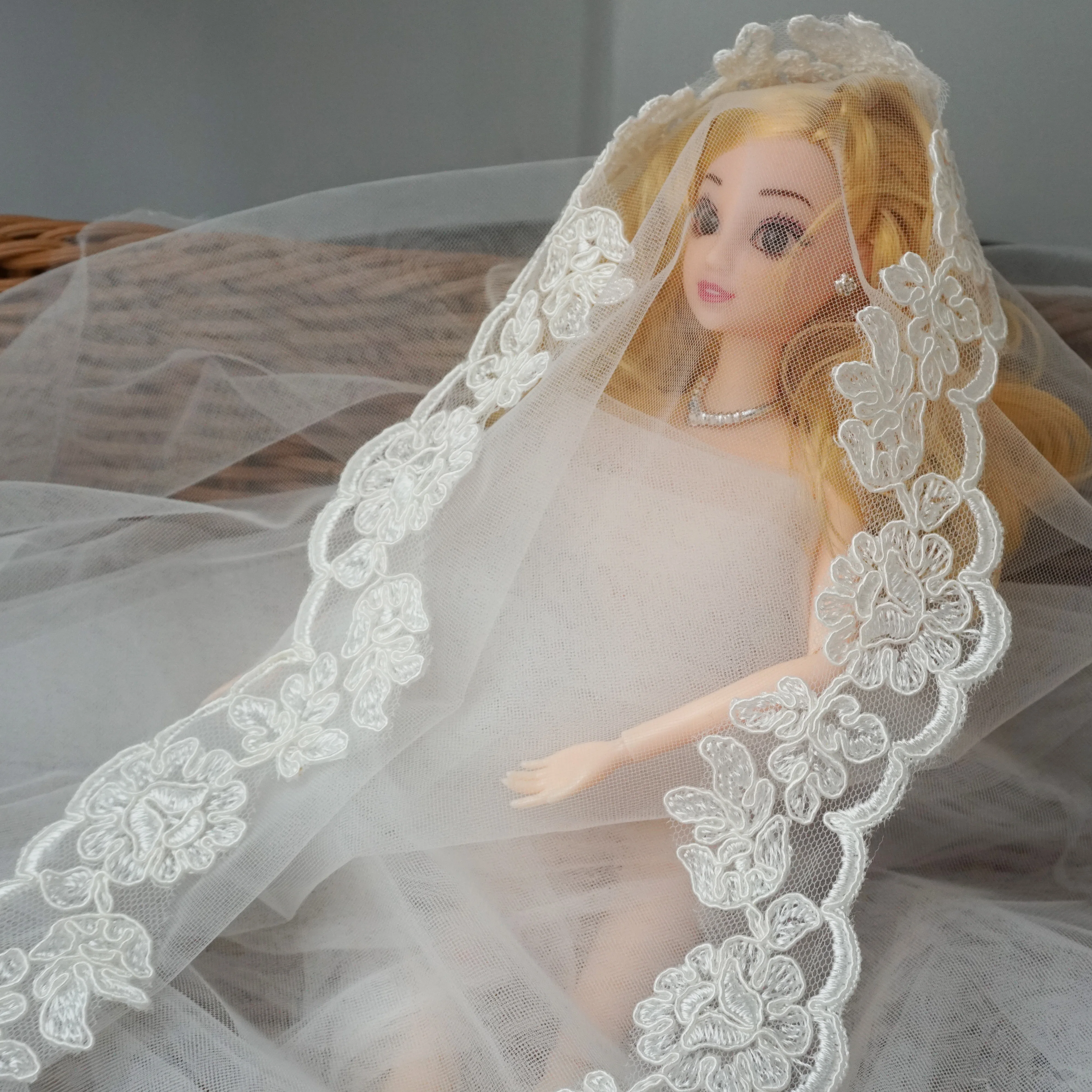 

10 Yards/lot Ivory color scallop lace trim embroidery wedding veils sewing lace 5cm. Rayon embroidered tulle mesh lace wedding