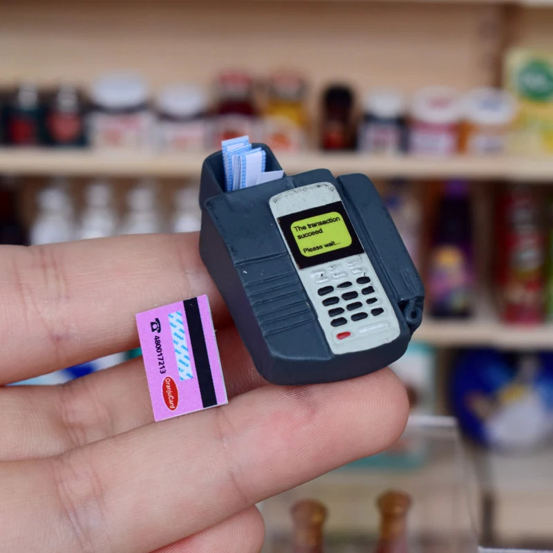 miniature dollhouse accessories  (6)