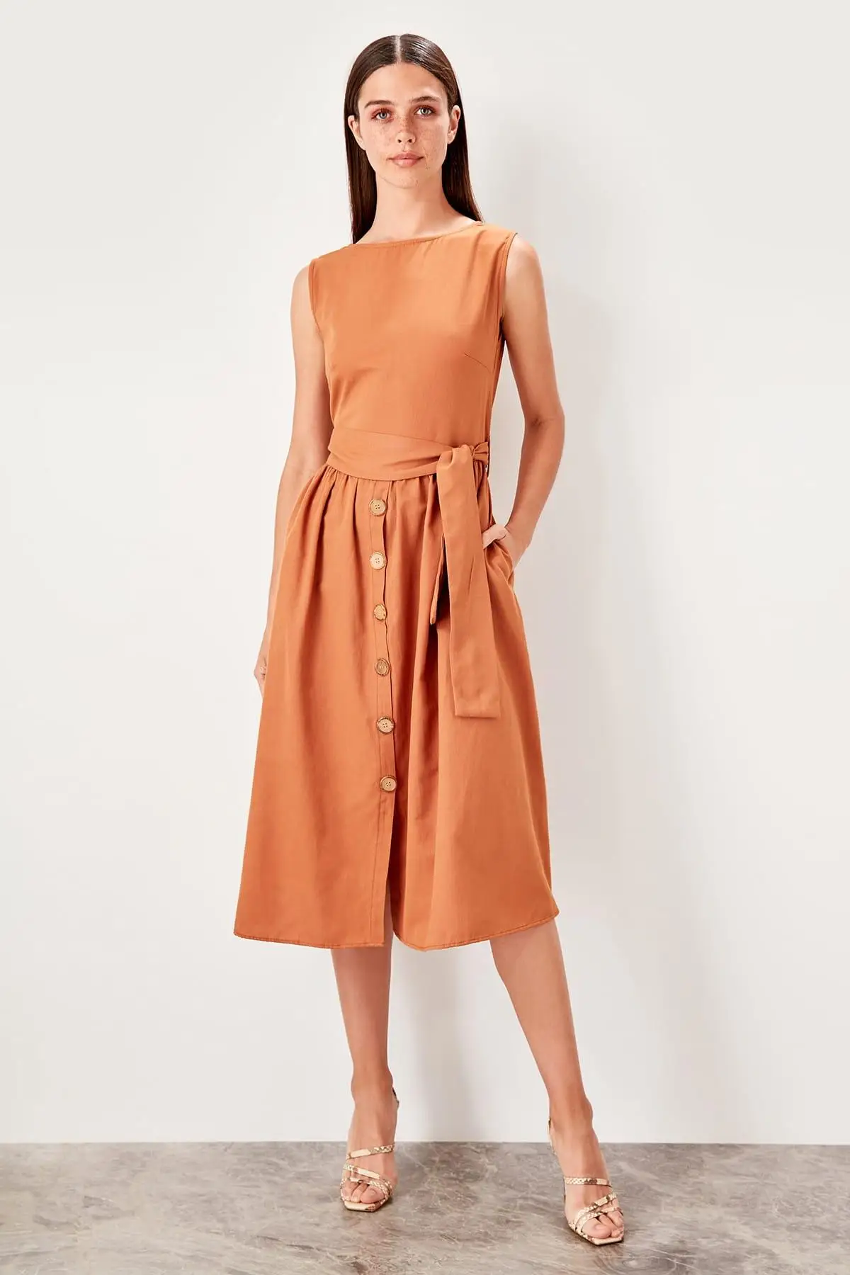

Trendyol Camel Lacing Detail Dress TWOSS19EL0486