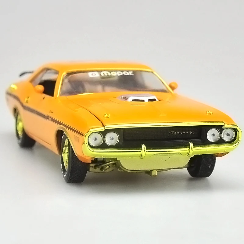 

High simulation supercar,1:24 scale alloy Dodge challenger R/T HEMI car,Collection metal model toys,free shipping
