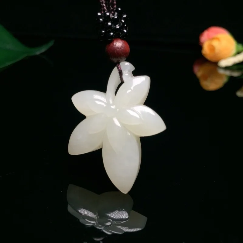 

2019 Top Fashion Reiki Pendant Buda Druzy Hetian Maple Leaf Necklace Jewelry Hotan Bai Yufeng Leaves Throw In The Certificate