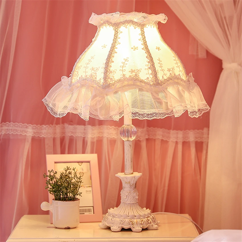 

European Pink Lace Table Lamps Girl Children's Room Princess Fabric Desk Lights Wedding Room Lamp Bedroom Bedside Deco Lighting