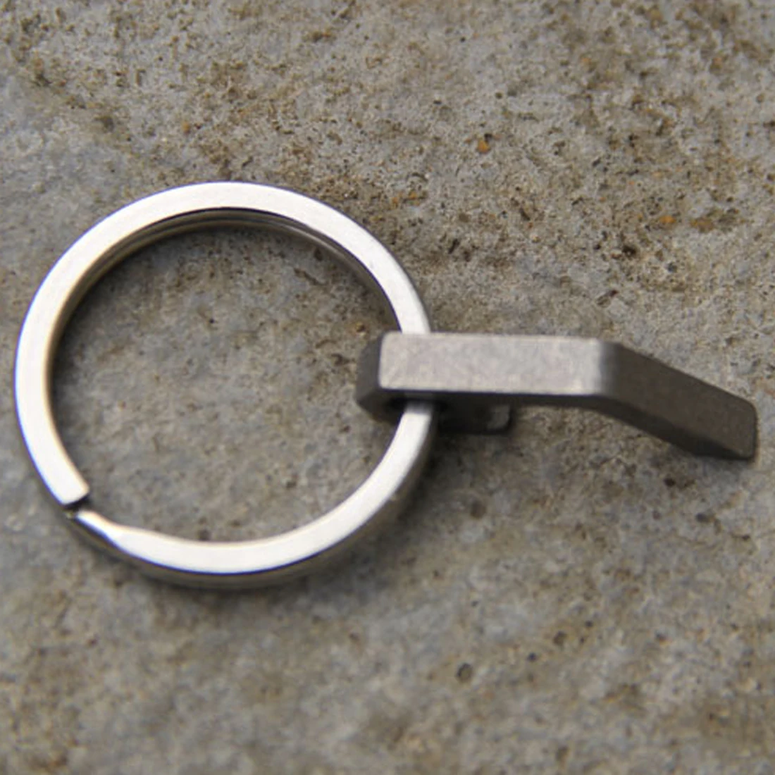 

Outdoor useful tools Gear mini lightweight bottle beer opener keyring pocket tool utility gadget Outdoor camp hike