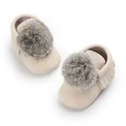 Для маленьких мальчиков и девочек Помпон Мяч Обувь для малышей Мягкая подошва обувь для колыбельки новорожденных Нескользящие Мокасины