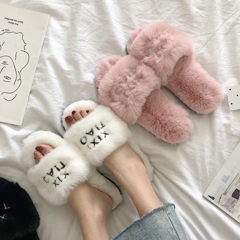

Femme Warm embroider letter shoes fluffy soft plush fur winter bedroom slippers light flat mules quality women slides pantoufles
