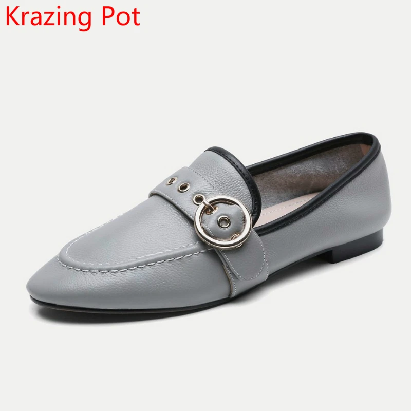 

2018 Genuine Leather Brand Spring Shoes Rivets Low Heels Round Buckle Concise Style Pumps Round Toe Glove Runway Sweet Shoes L18