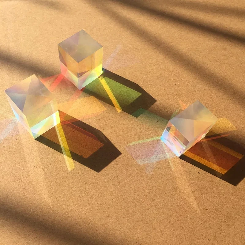 10x10x10mm K9 X-Cube Prism Lens For Physical Experiments and the projector