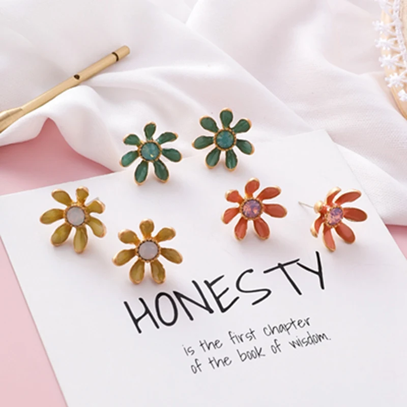 

2019 Flower Earring For Women Korean Japanese Stud Earrings Girls Ear Jewelry Rhinestone Sweet Brincos pendientes mujer