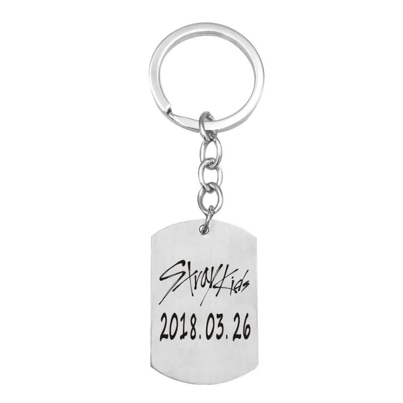 

Fashion Keyring Gifts Engraved KPOP Stars Stray Kids Members Name Date Keychain Couples Boyfriend Girlfriend Jewelry Key Chain